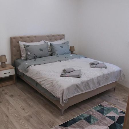 Apartmani Golub Livno Exteriör bild