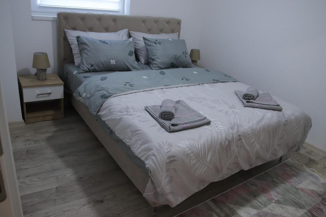Apartmani Golub Livno Exteriör bild